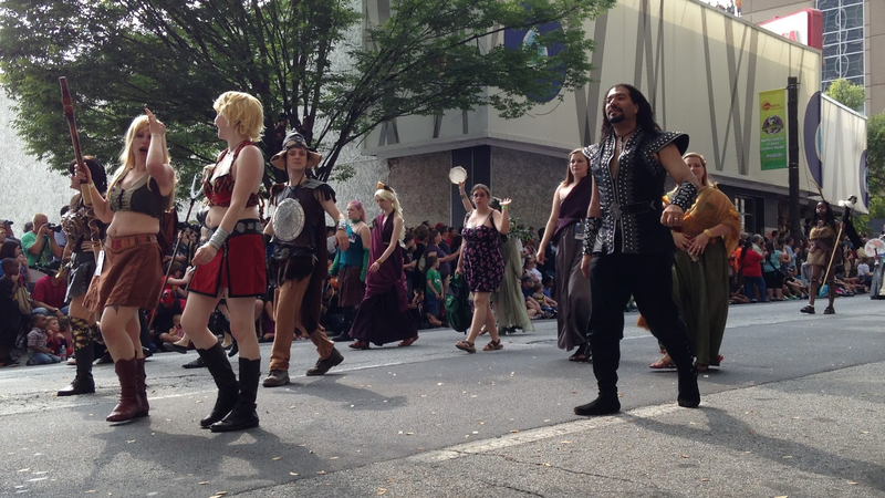 Illustration for article titled Vehicles Of The 2013 DragonCon Parade - Photo Dump